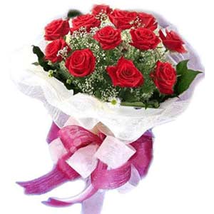 Amasya çiçek satışı  11 adet kırmızı güllerden buket modeli