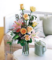  Amasya çiçek , çiçekçi , çiçekçilik  cam yada mika vazo içerisinde gül kazablanka