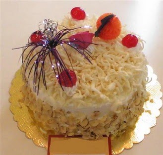 pasta siparisi 4 ile 6 kisilik yaspasta mis lezzette  Amasya çiçekçi telefonları 