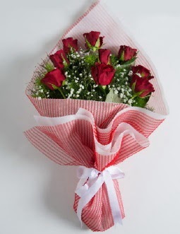 9 adet kırmızı gülden buket  Amasya çiçek satışı 
